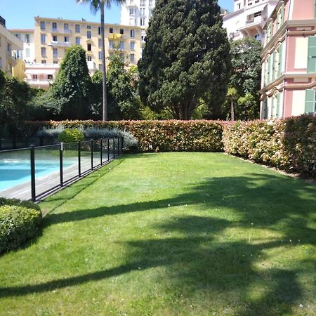 Intercontinental Superbe appartement avec piscine Mentone Esterno foto