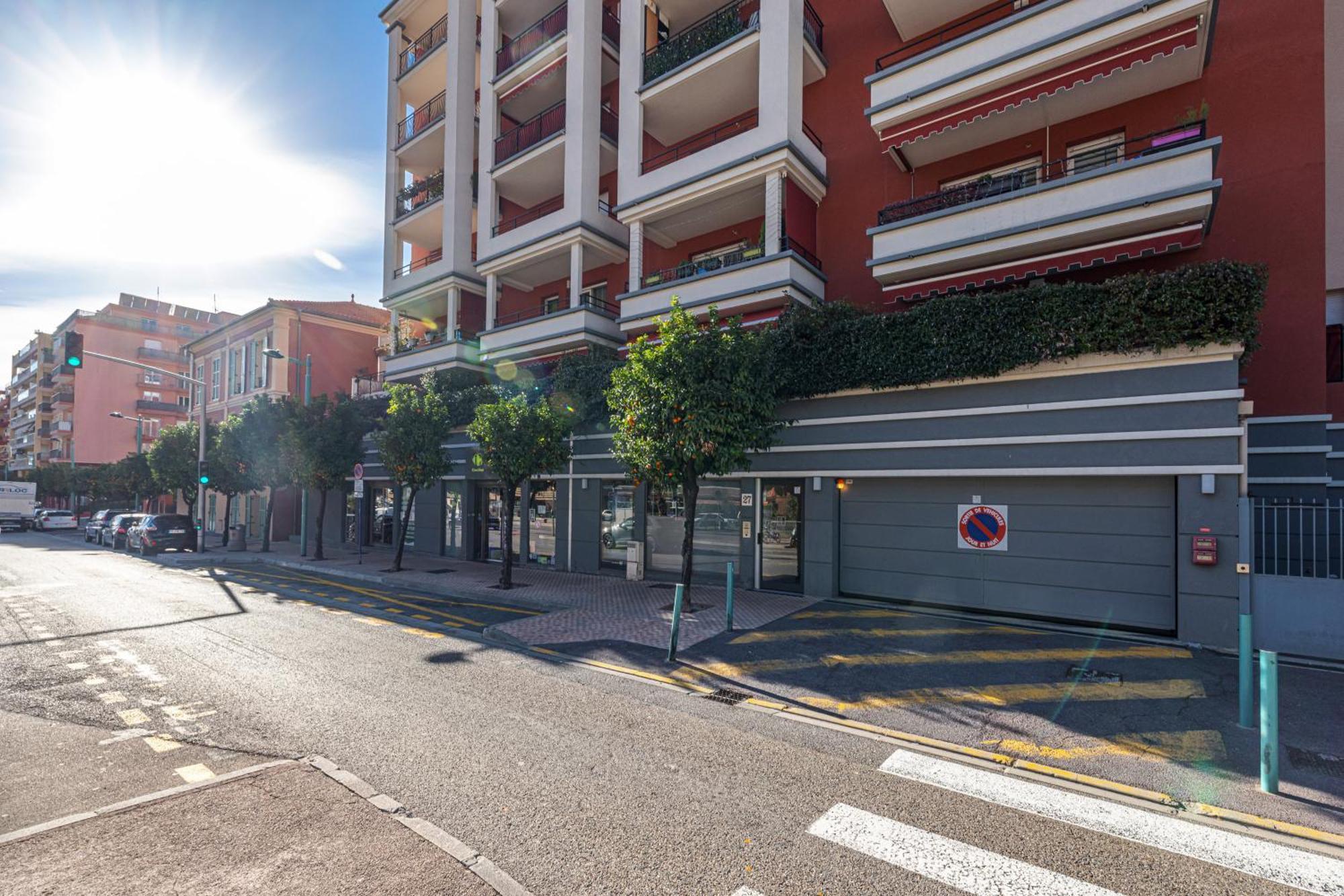 Intercontinental Superbe appartement avec piscine Mentone Esterno foto