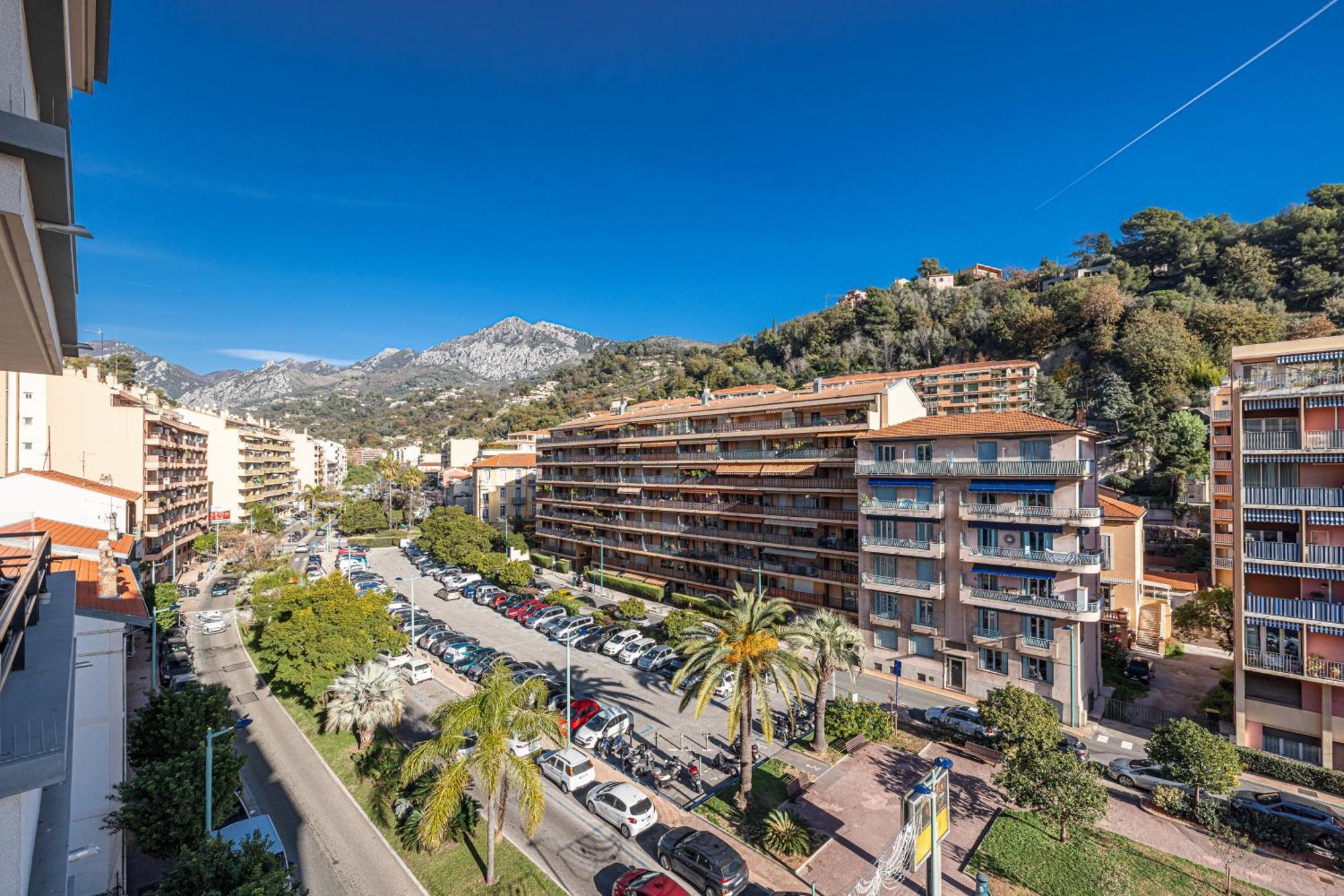 Intercontinental Superbe appartement avec piscine Mentone Esterno foto