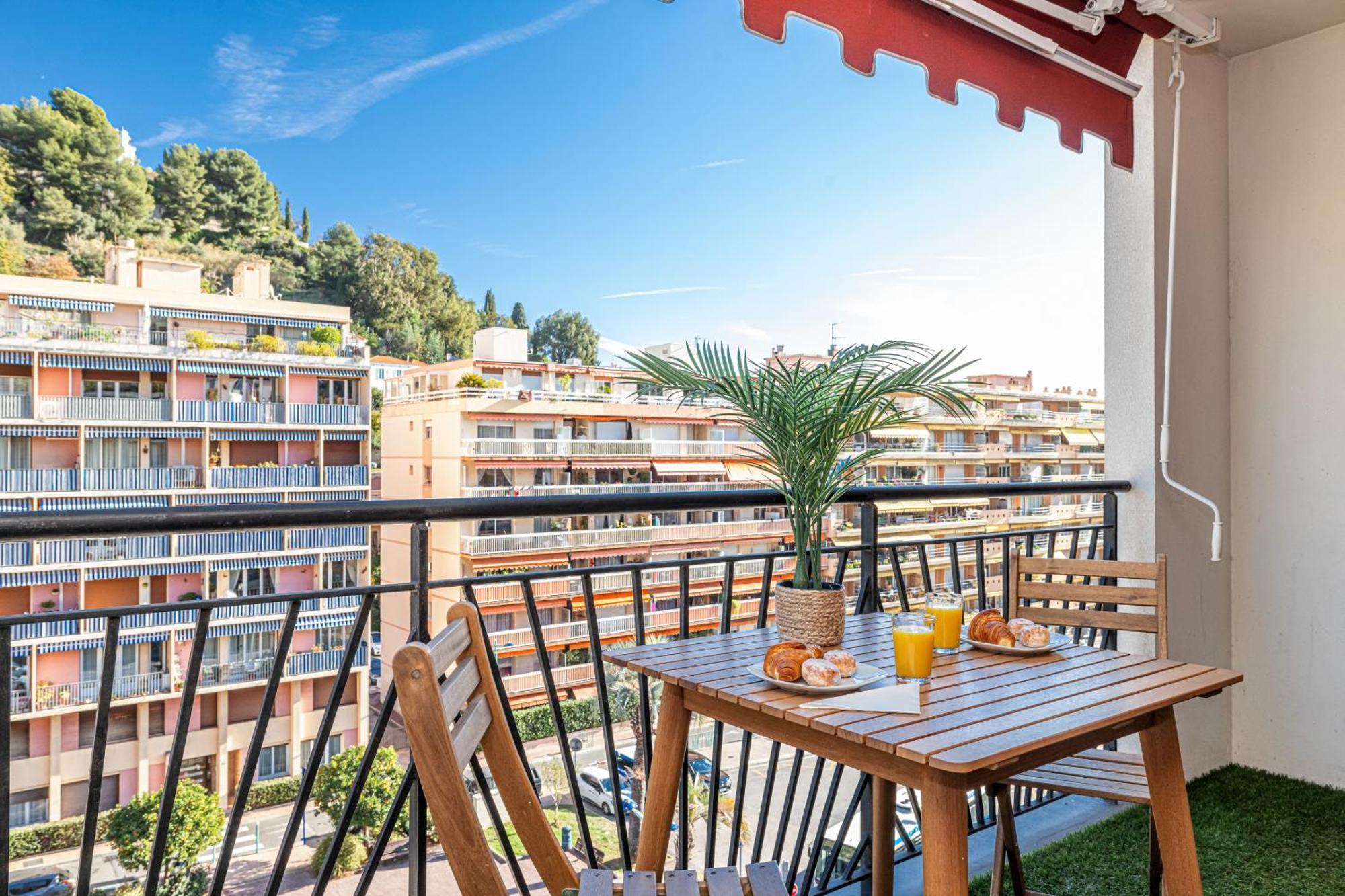 Intercontinental Superbe appartement avec piscine Mentone Esterno foto