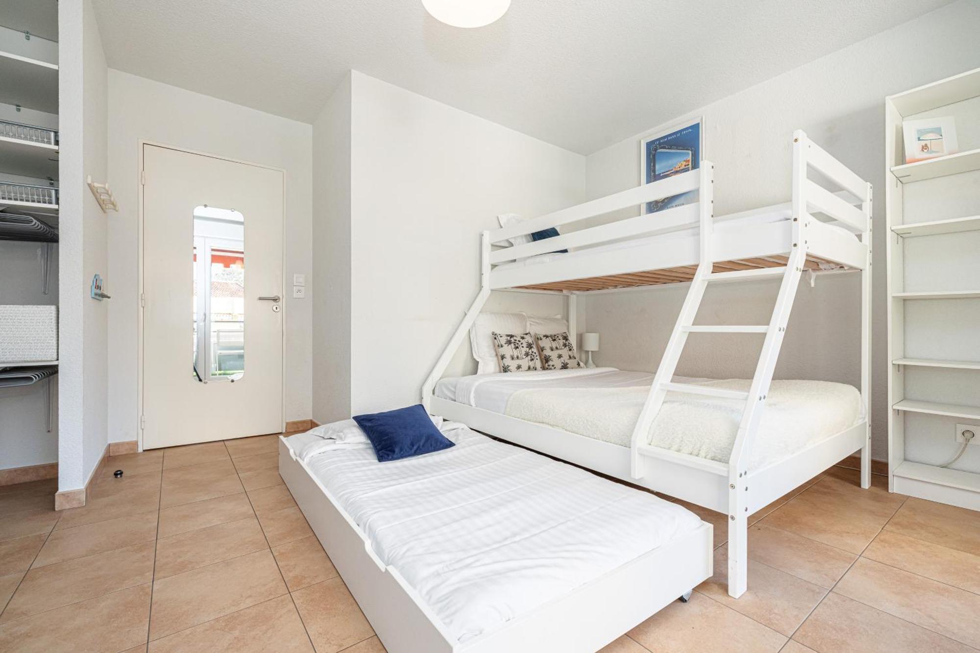 Intercontinental Superbe appartement avec piscine Mentone Esterno foto
