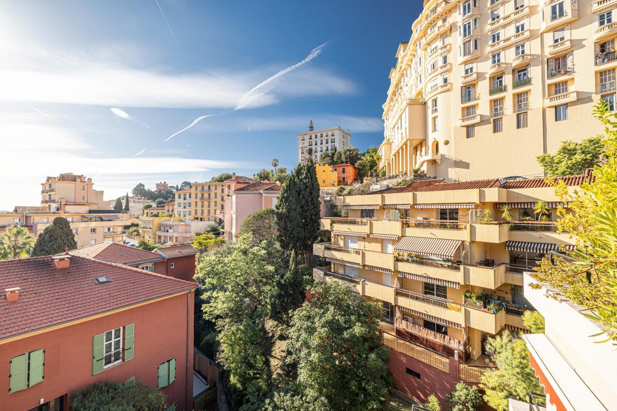 Intercontinental Superbe appartement avec piscine Mentone Esterno foto