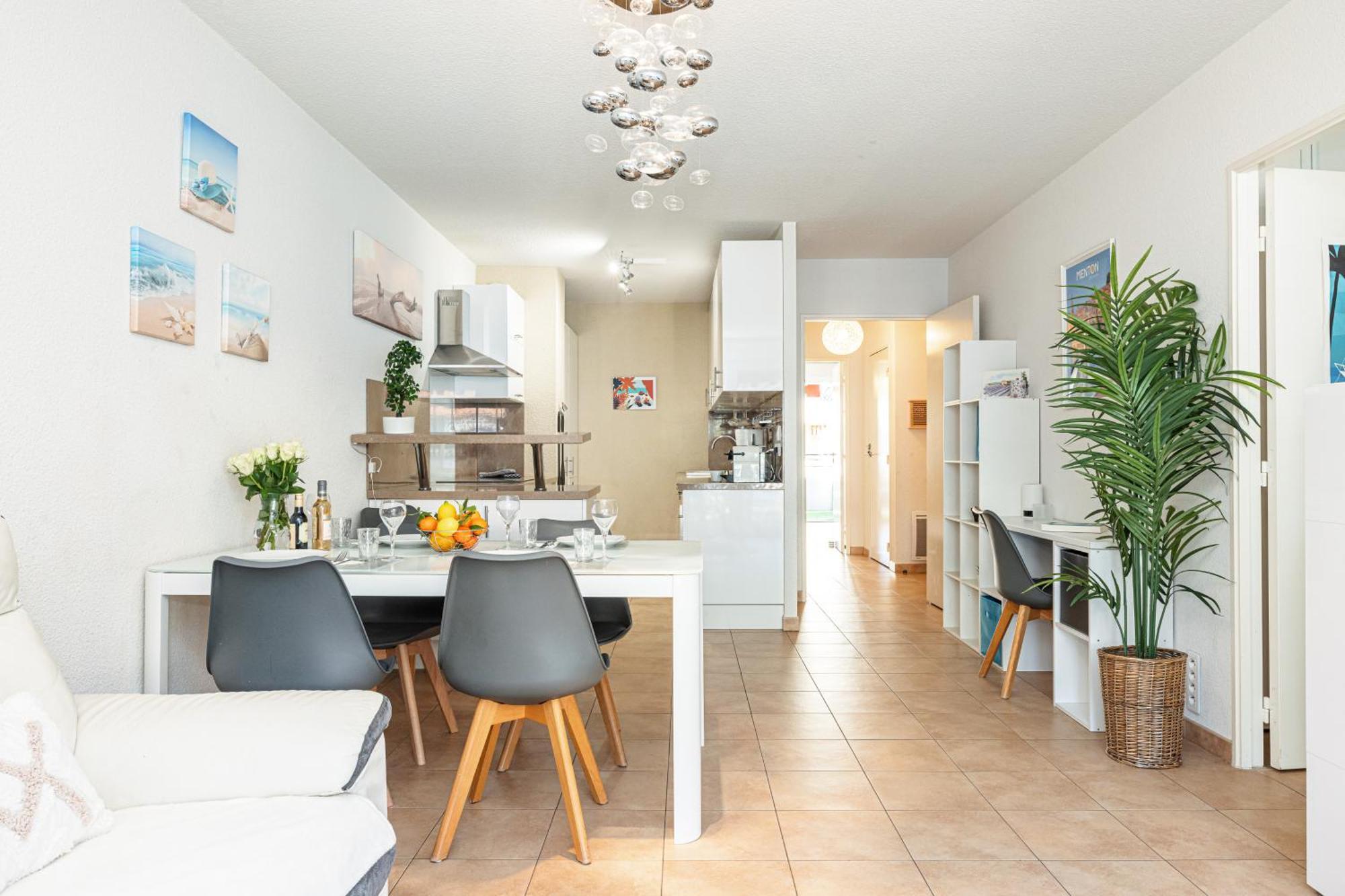 Intercontinental Superbe appartement avec piscine Mentone Esterno foto