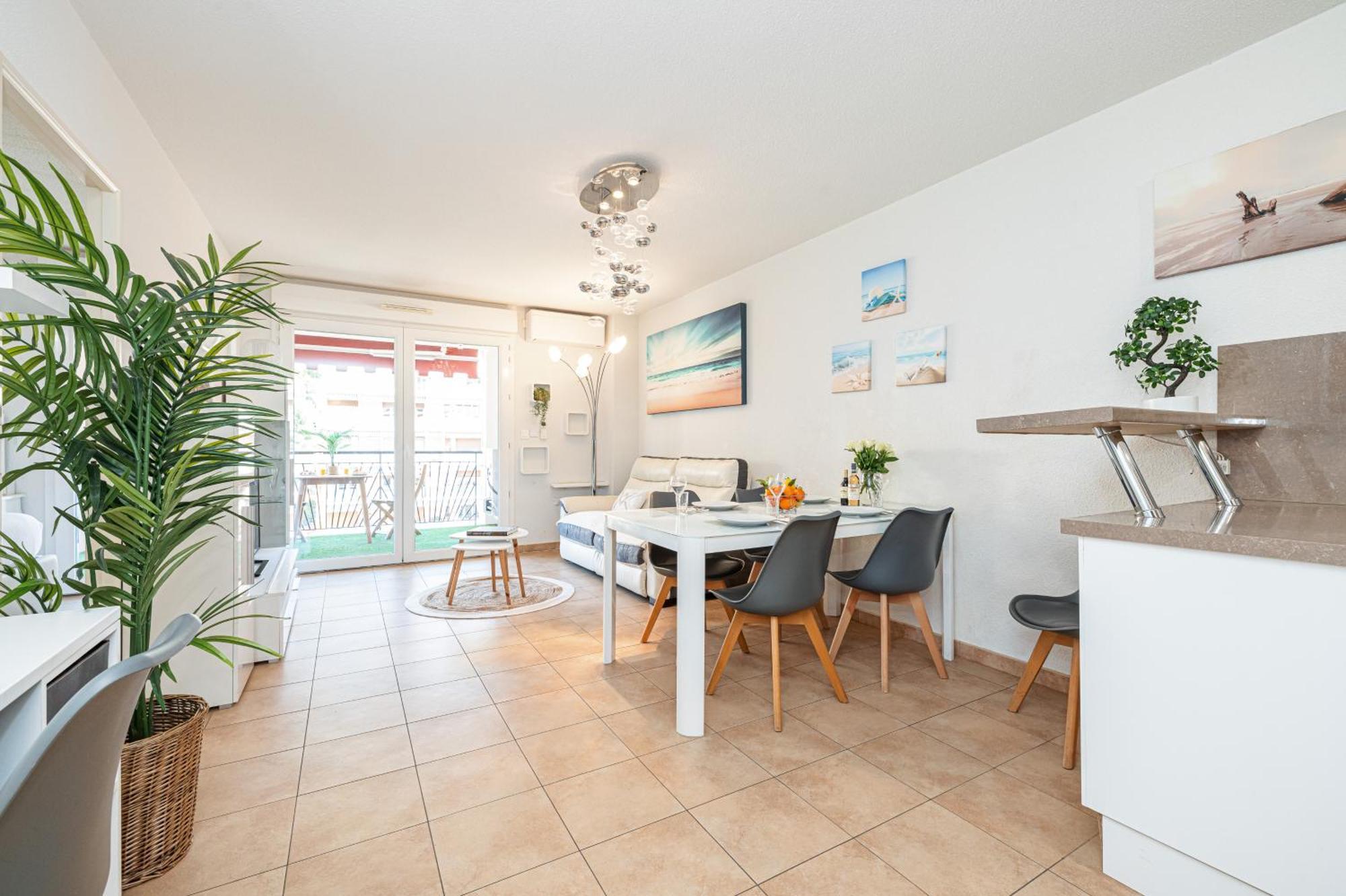 Intercontinental Superbe appartement avec piscine Mentone Esterno foto