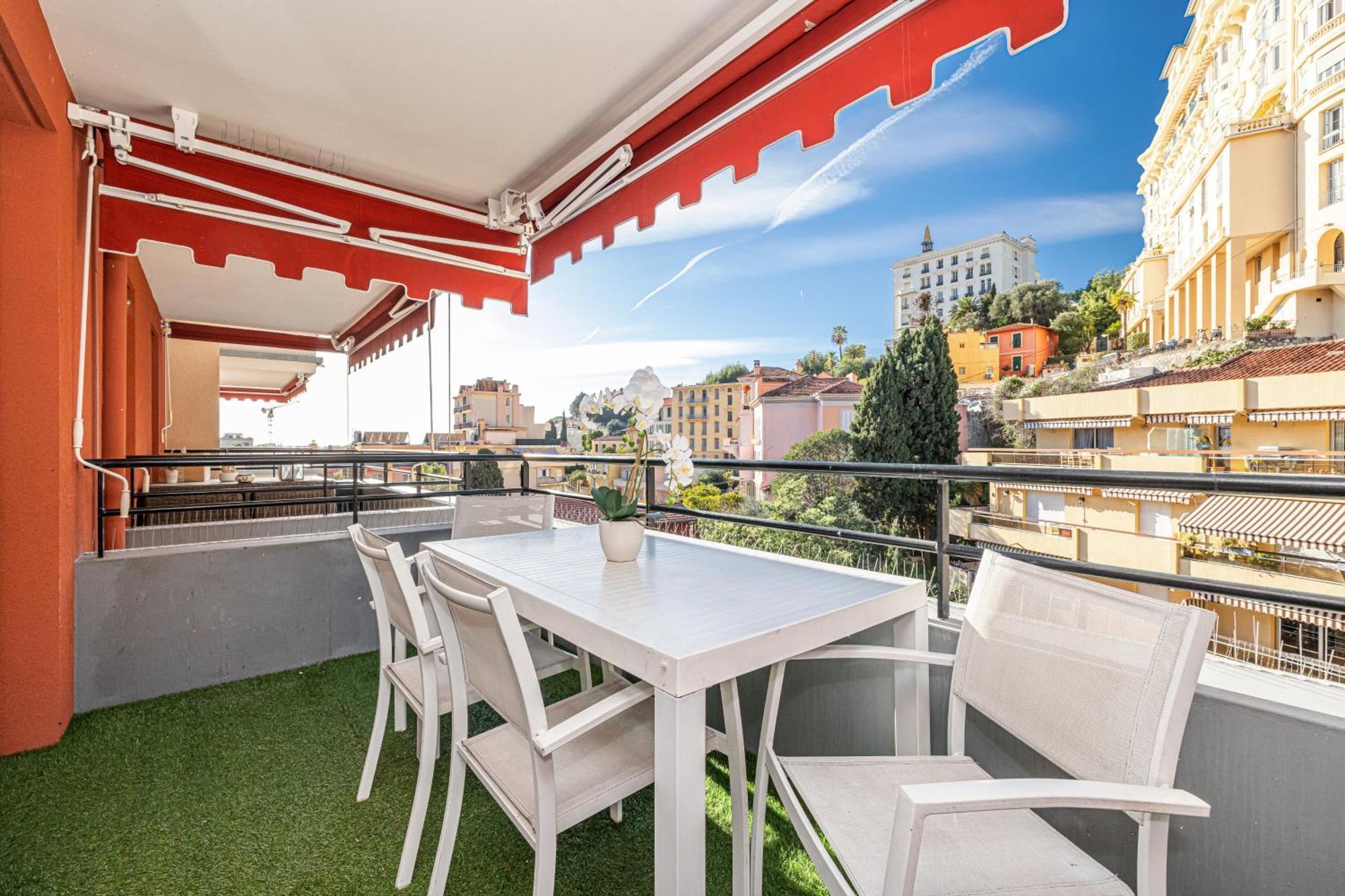 Intercontinental Superbe appartement avec piscine Mentone Esterno foto