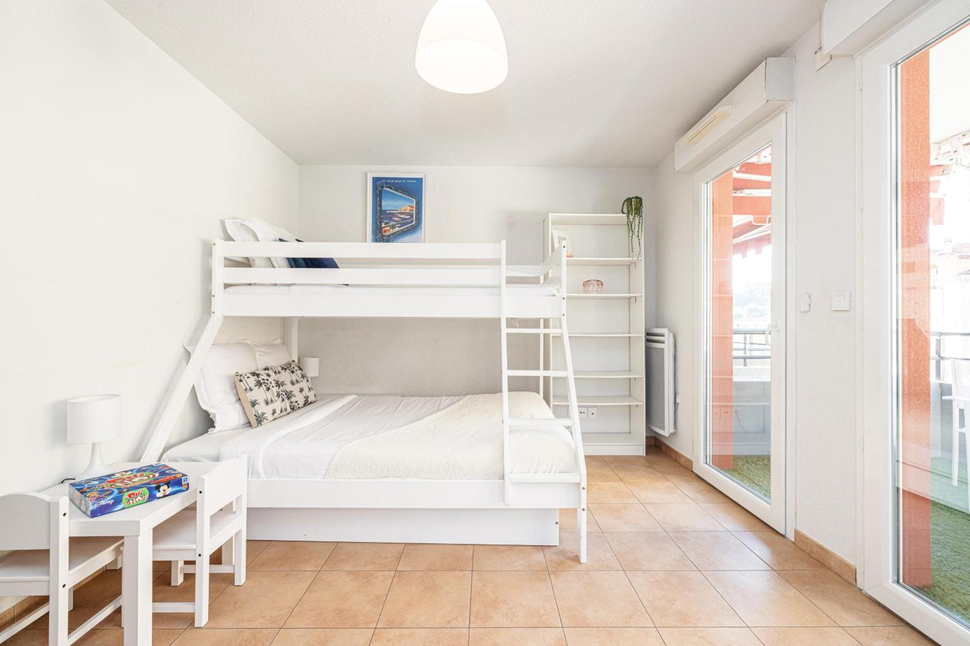 Intercontinental Superbe appartement avec piscine Mentone Esterno foto