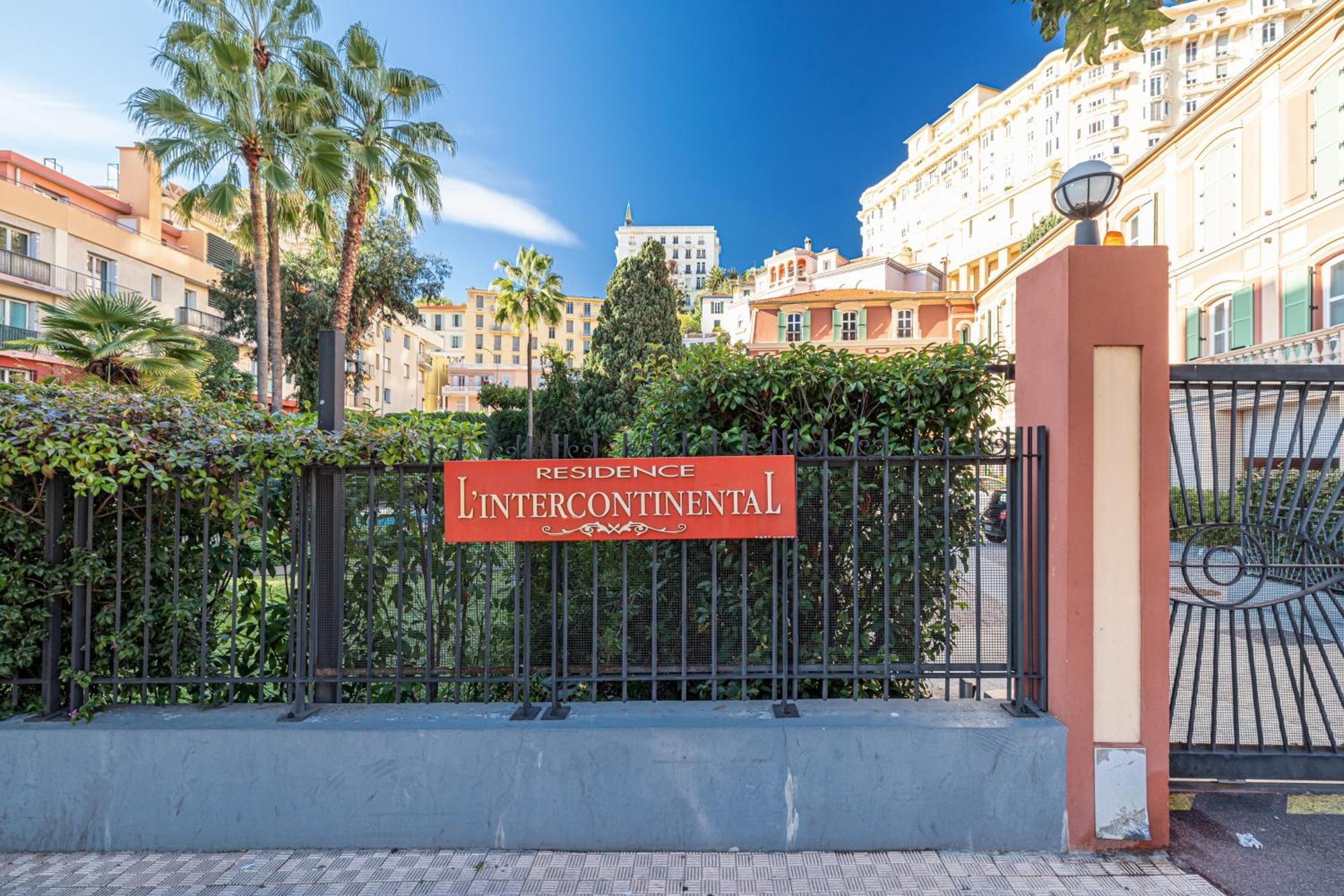 Intercontinental Superbe appartement avec piscine Mentone Esterno foto
